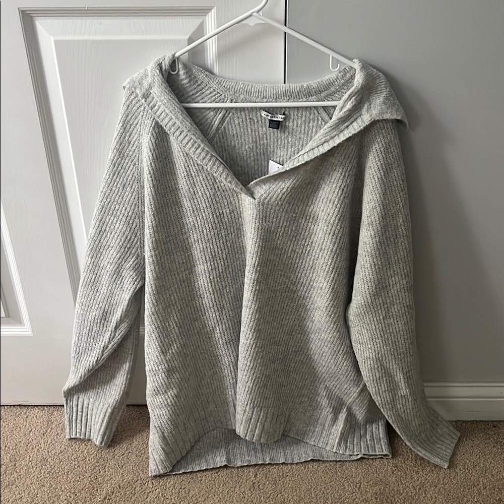 American Eagle Outfitters Gray V-Neck Sweater Soft Knit